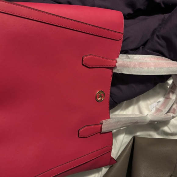 Brand new Michael Kors Leida large tote - Picture 5 of 5